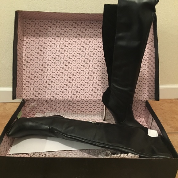 Victoria's Secret Suede Boots - Picture 6 of 8